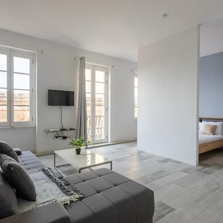 Bnbnova - Historic House With Rooftop 아파트 발레타