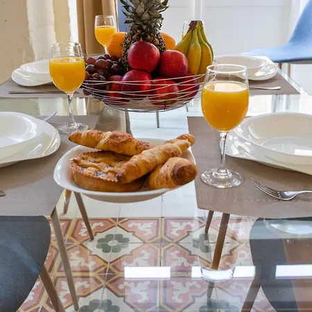 Bnbnova - Historic House With Rooftop 아파트 *